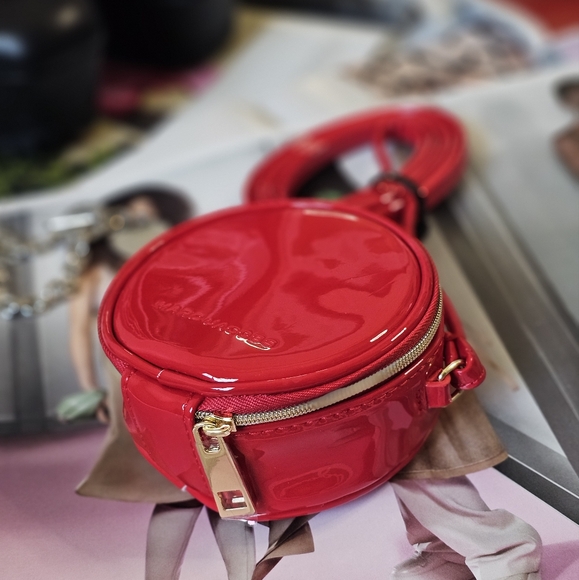 Marc Jacobs Round Red Patent Leather Mini Bag - Picture 9 of 11